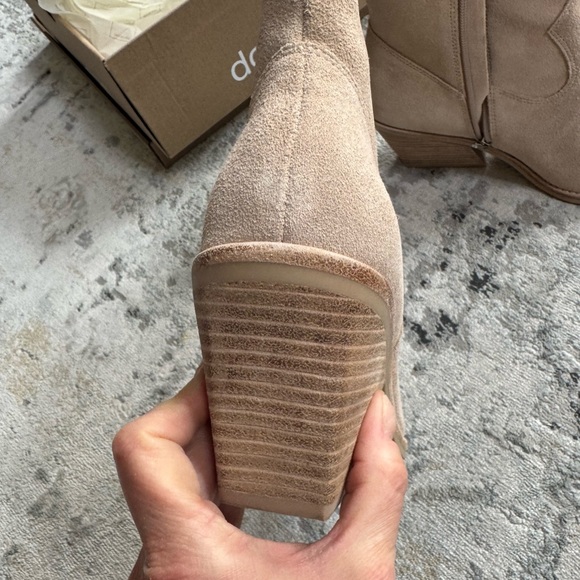 Dolce Vita ‘Valory’ Taupe Ankle Bootie size 9 *BNWT* - Picture 3 of 8